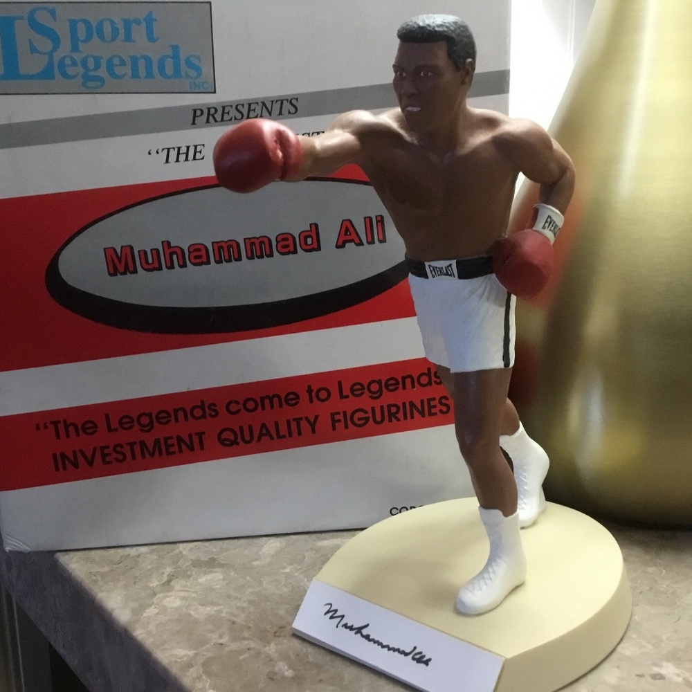 “THE GREATEST” Muhammad Ali Salvino Sports Legends Figurine #2,843 of 3,000… - Picture 1 of 16